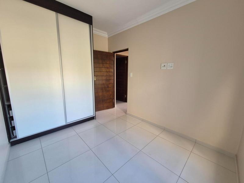 To Let 3 Bedroom Property for Rent in Bloubergrant Western Cape